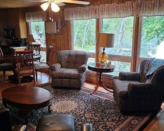 Butler's Bay Teal Lake 4 Bedroom Hotel Room - Cable - Sala de estar