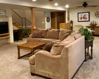 Beautiful Lake Delavan/Lake Geneva Vacation Home - Delavan - Huiskamer