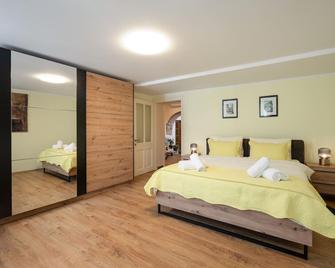 Cozy Apartment In Moscenice With Kitchen - Mošćenice - Bedroom