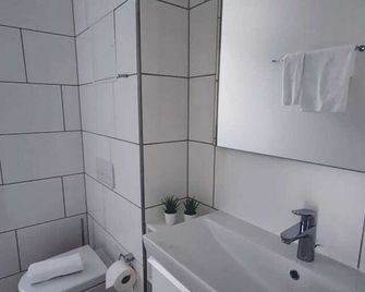 Smart & Stay Aparthotel Saarlouis Lisdorf - Self-Check-In - Free Parking - Saarlouis