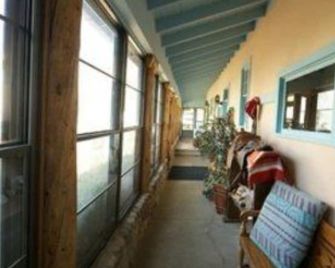 Casa del Gavilan Historic Inn - Cimarron - Hallway