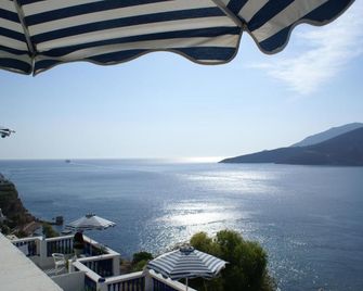 Annas Studios - Livadia - Balcón