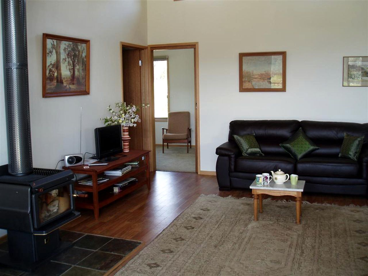 Rustic Cottage Rental near Grampians National Park, Halls Gap, Victoria - Ararat - Obývací pokoj