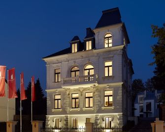 Boutique Hotel Villa am Ruhrufer Golf & Spa - Mülheim an der Ruhr - Edificio
