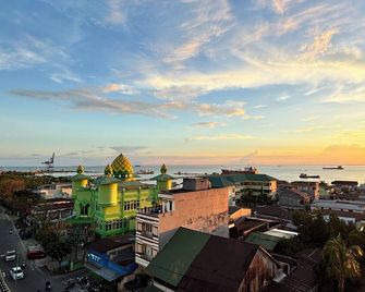 Hotel Grand Taufiq Tarakan - Tarakan - Outdoors view