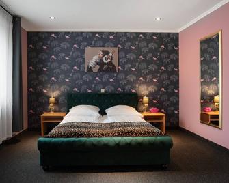 SmartHotel Flamingo Self check-in - Gießen - Slaapkamer