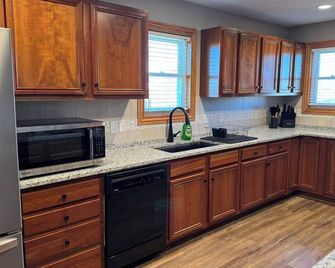 The Loft,,, Country living without the gravel roads - Emporia - Cucina