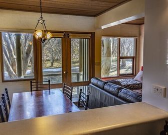 Snowgums 07 - Dinner Plain - Comedor