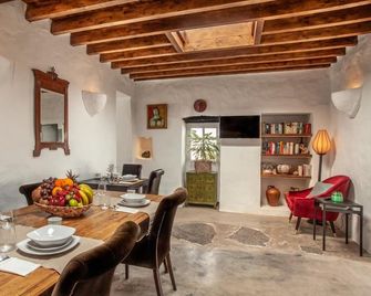 Los Lirios Hotel Rural - Tías - Eetruimte