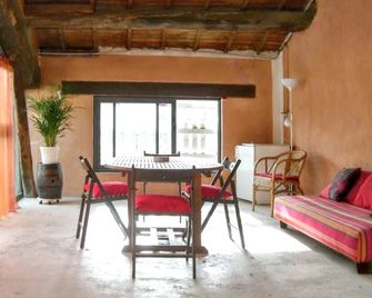 Maison charmante avec terrasse et jardin à Noves - Noves - Dining room