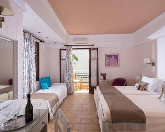 Comfort Rooms by MaliaMare Hotel - Mália - Habitación