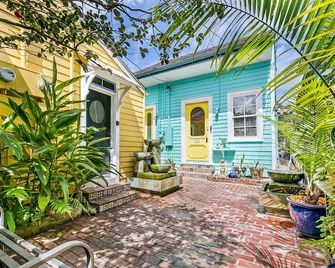 Historic Inn in the Marigny, blocks to French Quarter - New Orleans - Innenhof