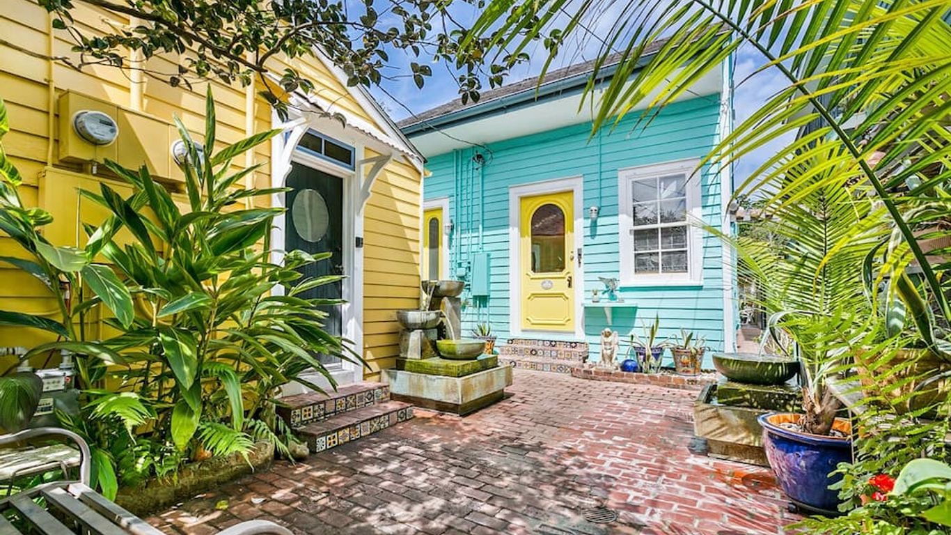 Historic Inn in the Marigny, blocks to French Quarter