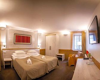 Hotel Liilia - Käina - Bedroom