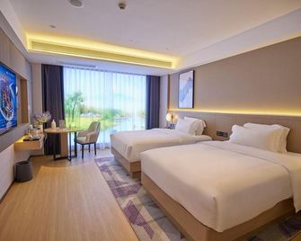 Lavande Hotels Shaoguan National Forest Park Branch - Shaoguan - Bedroom