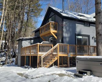 Stream Come True! Ski, hike, spa, flow, relax... - Chichester - Clădire