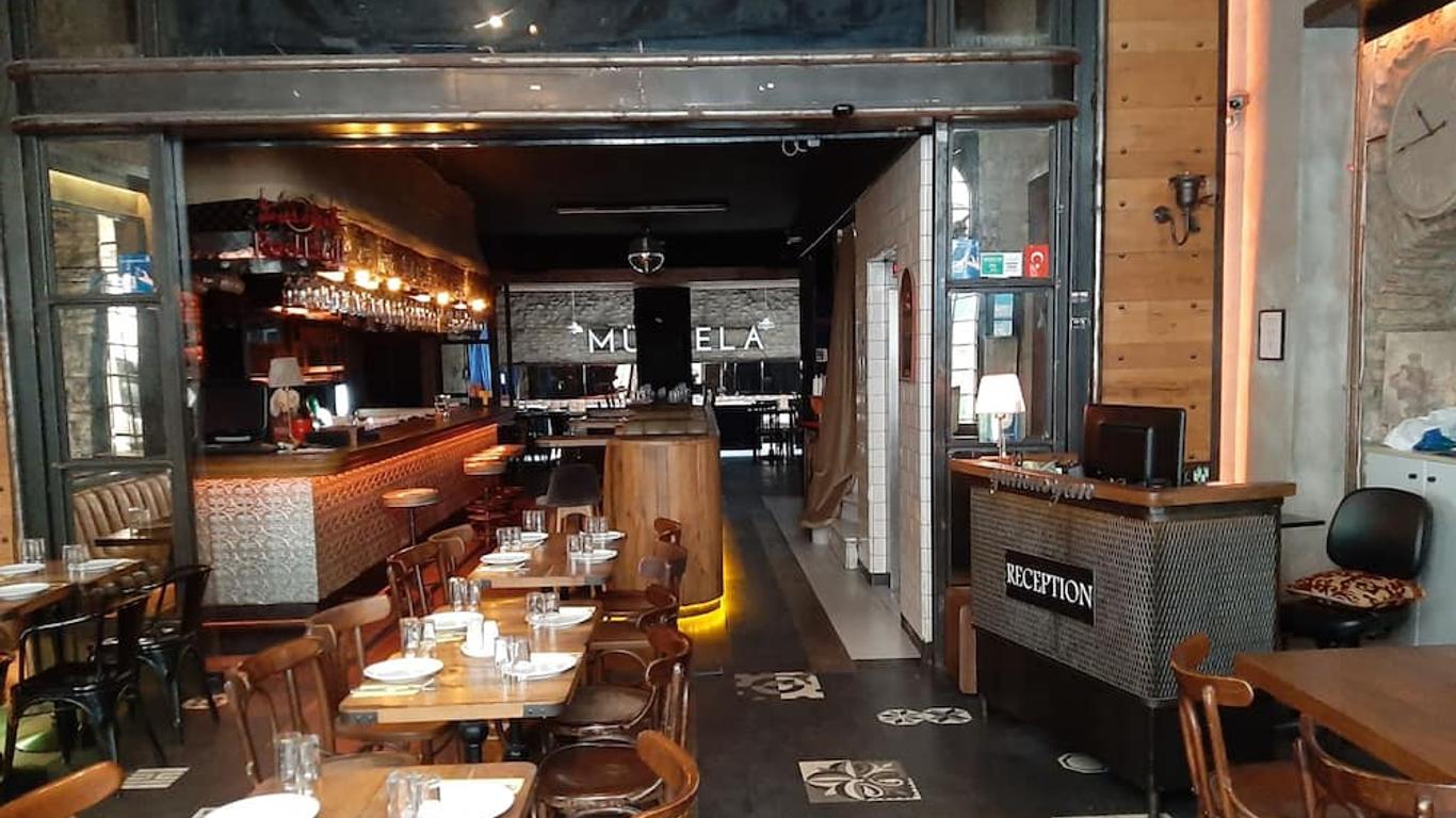 ويست بيرا هوتل