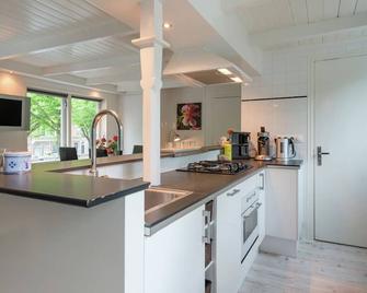 Elegant Apartment in Hoorn With Roof Terrace - Hoorn - Kitchen
