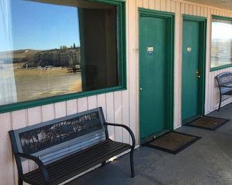 Travelers Inn - Craig - Balcony