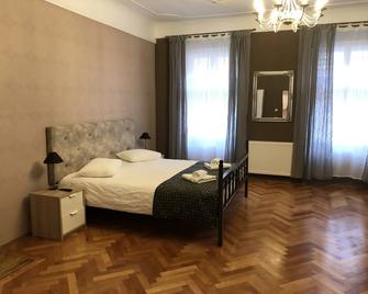 Poet Pastior Residence - Sibiu - Slaapkamer