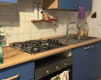 3 Bedroom Apartment in Formia - Formia - Cucina