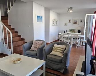 Alvor Prainha Beach House - Alvor - Living room