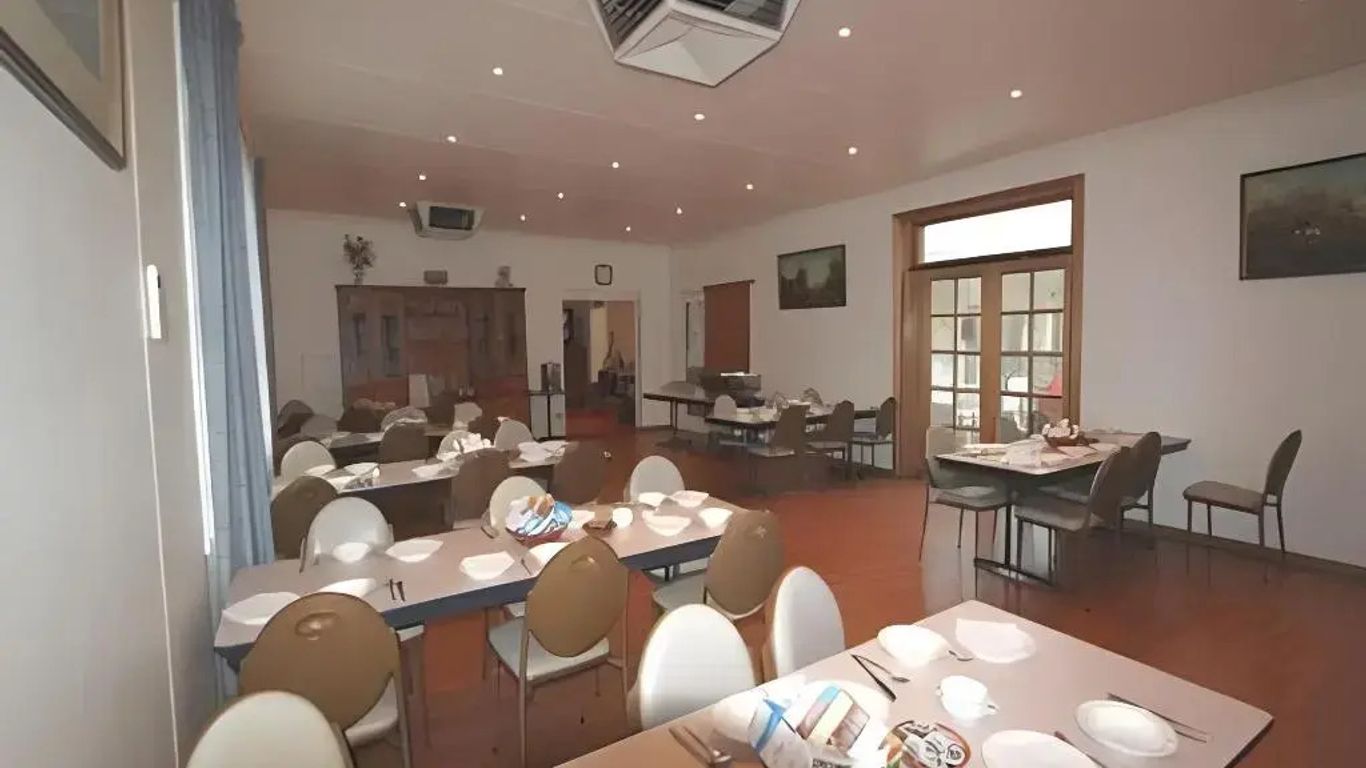 ليزي ريفر موتور إن