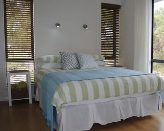 Seascape Beach House - Esperance - Bedroom
