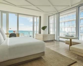King Room Near Crudo Bar Mia - Surfside - Quarto