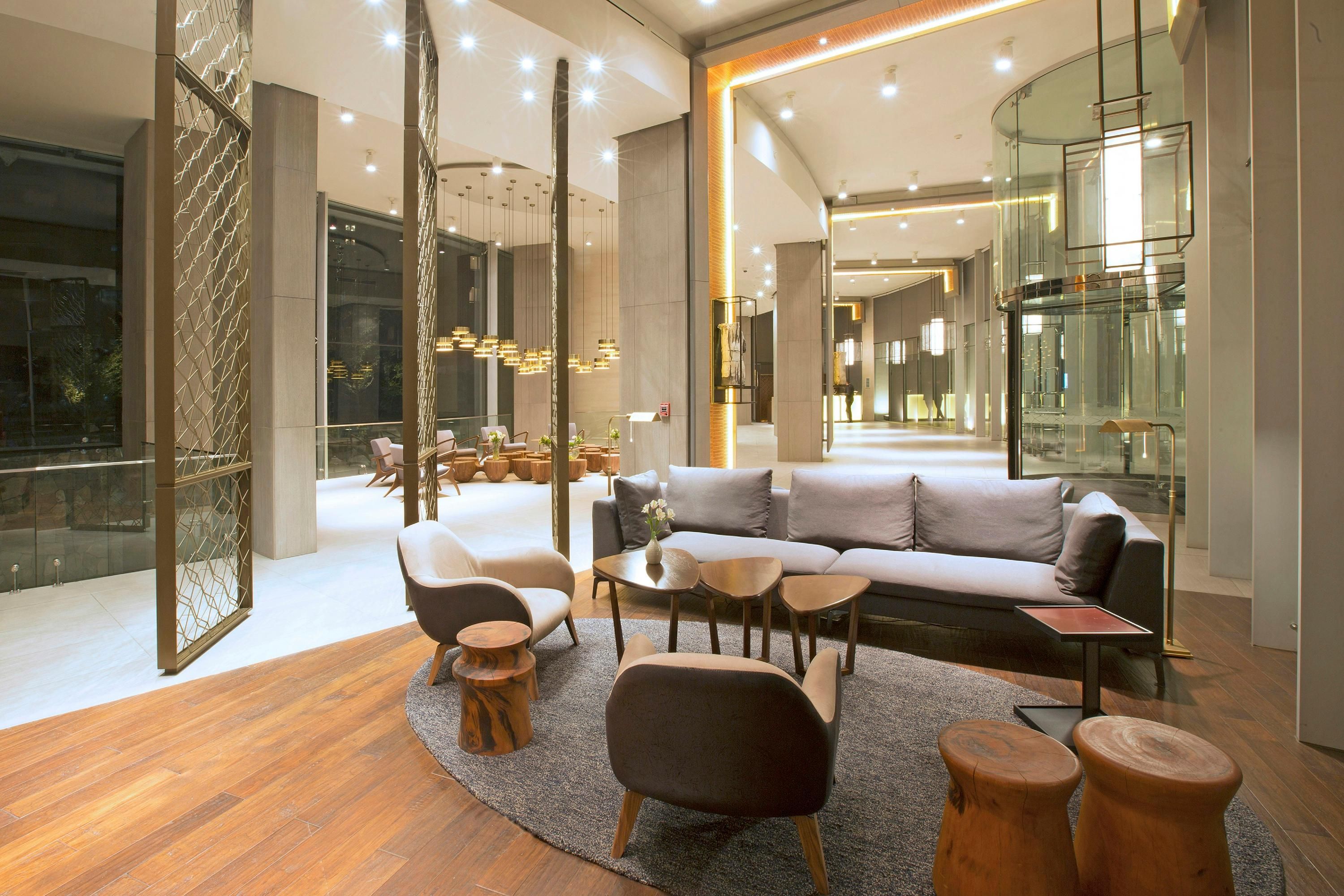 DoubleTree by Hilton Santiago Kennedy - Santiago - Lobby