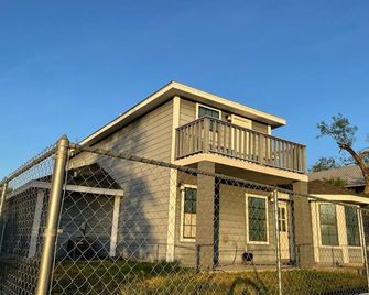 Lakehouse treasure - La Joya - Edificio