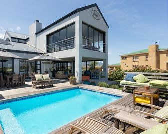 Stay At Friends - Betty’s Bay - Piscina