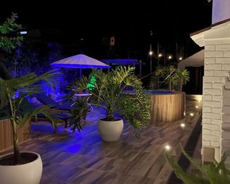 Hotel Bombon - Villa de Leyva - Uteplats