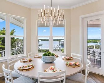 Luxury At The Beach Waterfront w Dock Pool 4 Beds - St. Augustine - Dining room