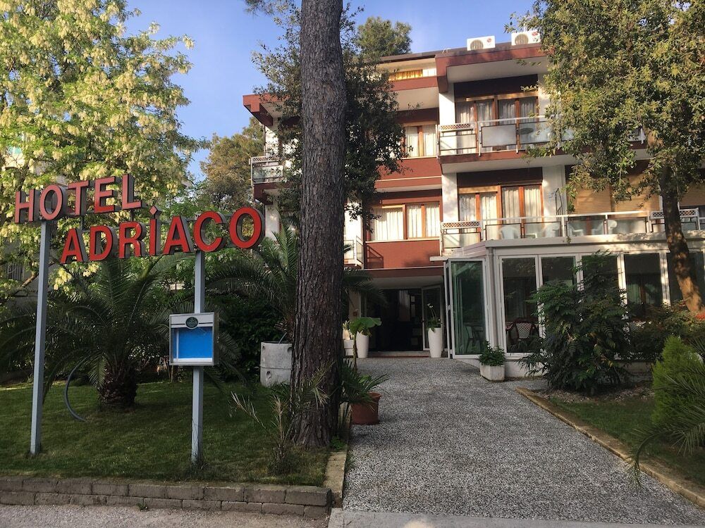 Hotel Adriaco - غرادو - مبنى