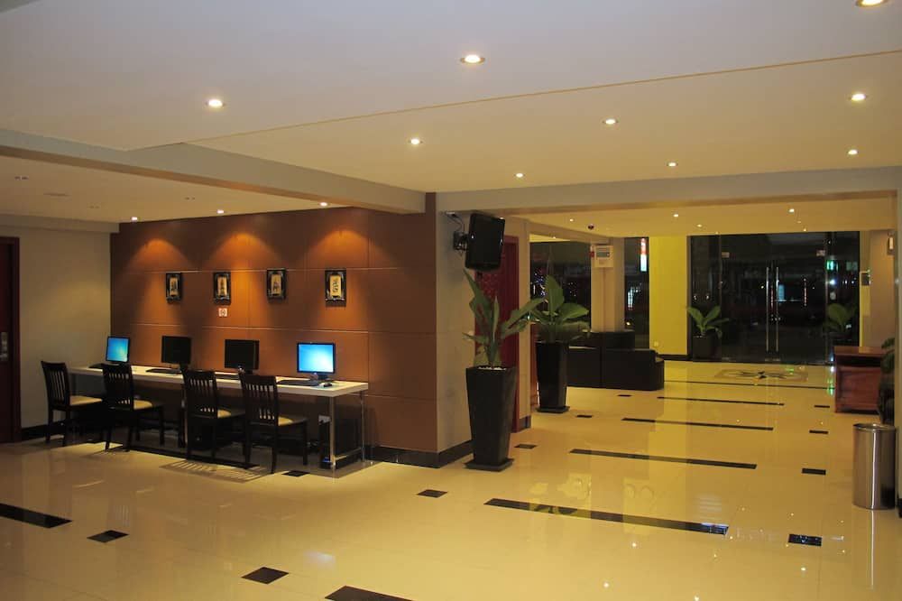 Lux Riverside Hotel & Apartment