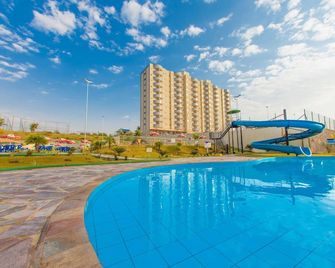 Golden Dolphin Express 403 - Caldas Novas - Pool