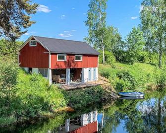 Cozy Home In Torsby With House Sea View - Överbyn - Edificio