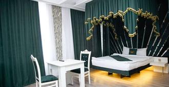 Titanik Hotel - Baku - Bedroom