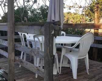 Gîte with terrace and breathtaking view - Beaulieu-sur-Layon - Patio