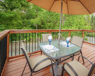 Schoolhouse Loft near hiking, biking, beach, golf and more - Collingwood - Balkon
