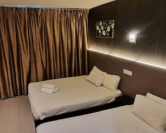 One Point Hotel - Kuching - Bedroom