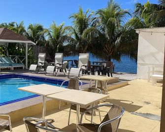 Point Bay Resort - Kingstown - Pool