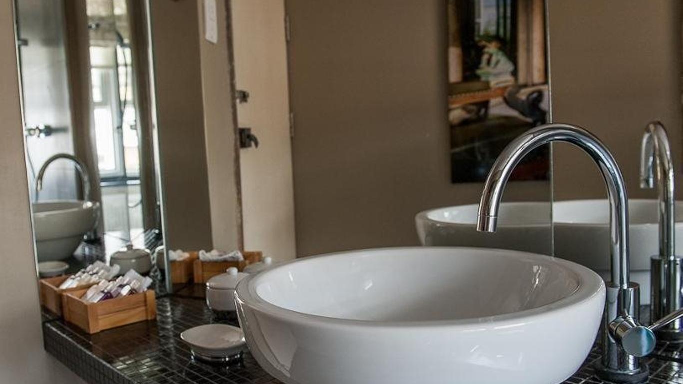 Hotel Rough Luxe