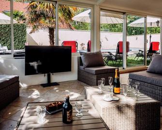 Villa 4, Piscine Chauffée Privée, Proche Fontainebleau, au Calme - Saint-Mammès - Sala de estar