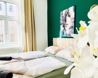 8 Fully Equipped Studio shared Apt w Terrace Margareten - Wien - Schlafzimmer