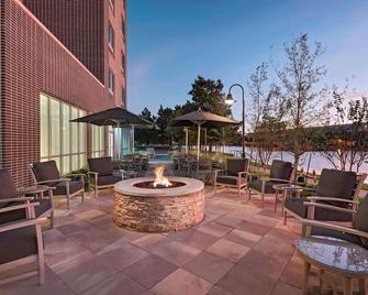 Courtyard by Marriott Houston Sugar Land/Lake Pointe - Sugar Land - Terasa