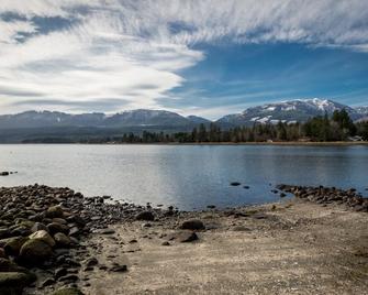 Beachfront home in Fanny's Bay! - Fanny Bay - Beach