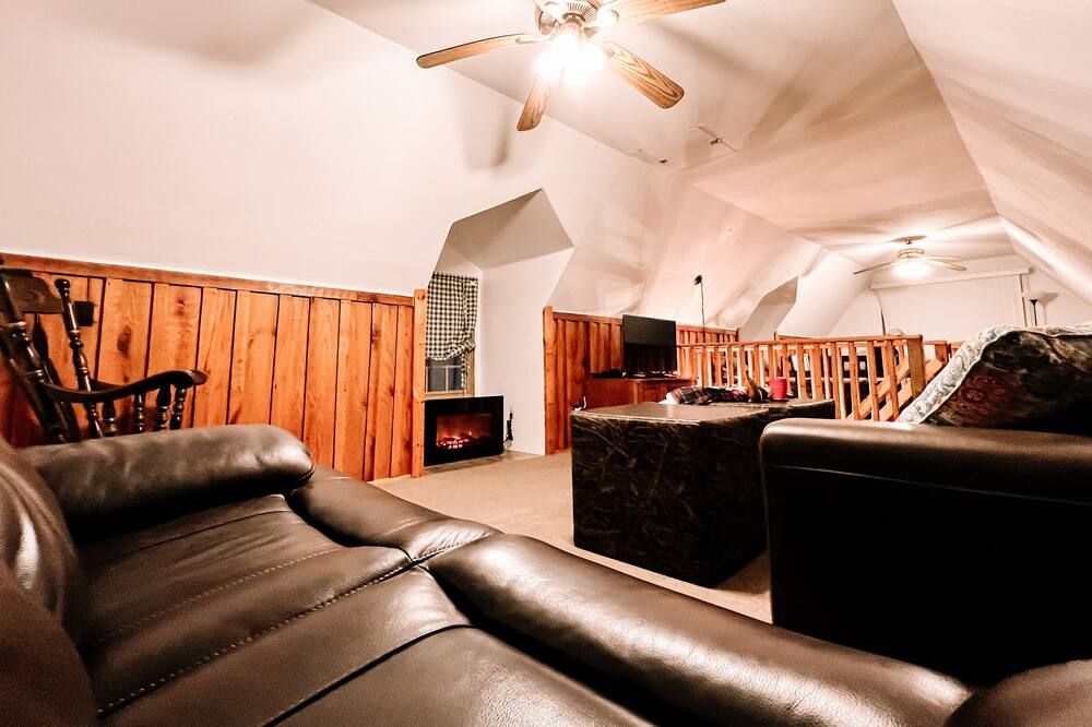 Muskie-Lounge River Retreat! Secluded getaway. - Buckhannon - Obývací pokoj
