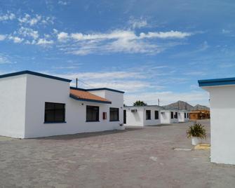 #55 Suite Bungalow Seaside Hotel & Victors Rv Park - San Felipe (Oaxaca) - Building